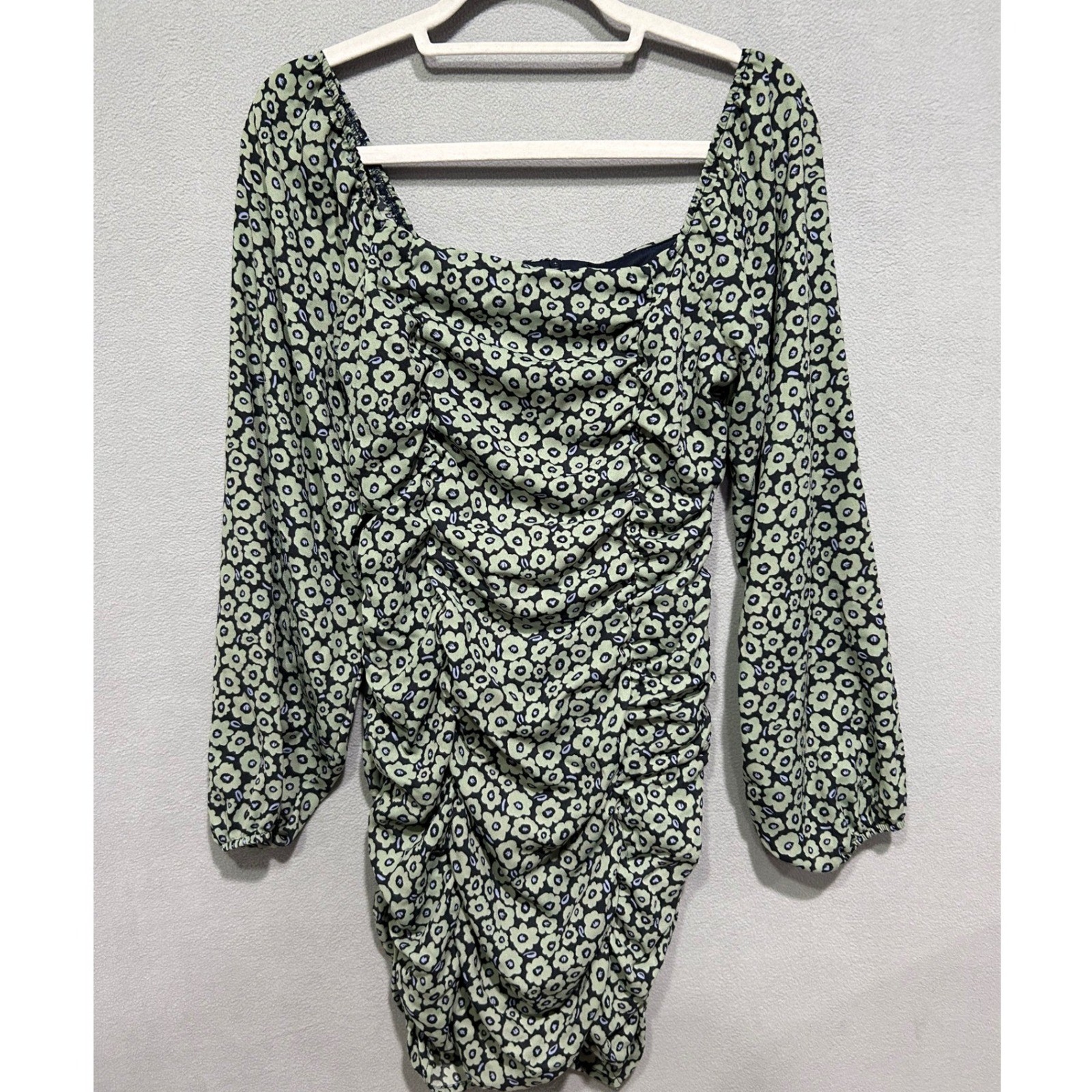 Le Lis Collection Mini Dress Womens M Green Floral Ruched Long Sleeve Bodycon