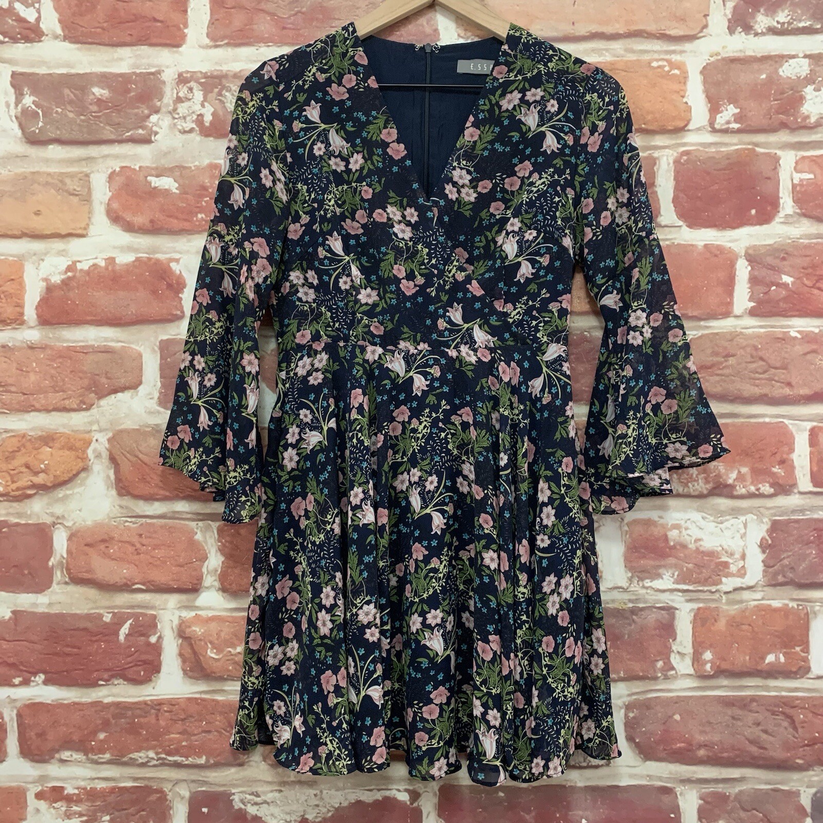 Essue Dress Womens Medium Dark Blue Multicolor Floral Casual Long Sleeves