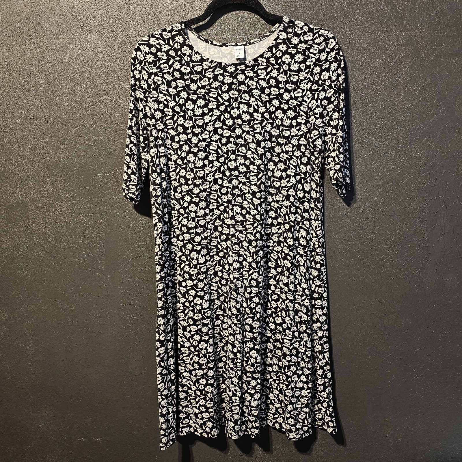Old Navy Women’s Black And White Floral Print Shift Dress Size M