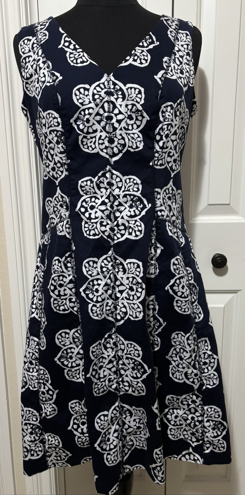 Batik Print Sleeveless V-neck dress, Navy & White Stretch Cotton, Nine West 10