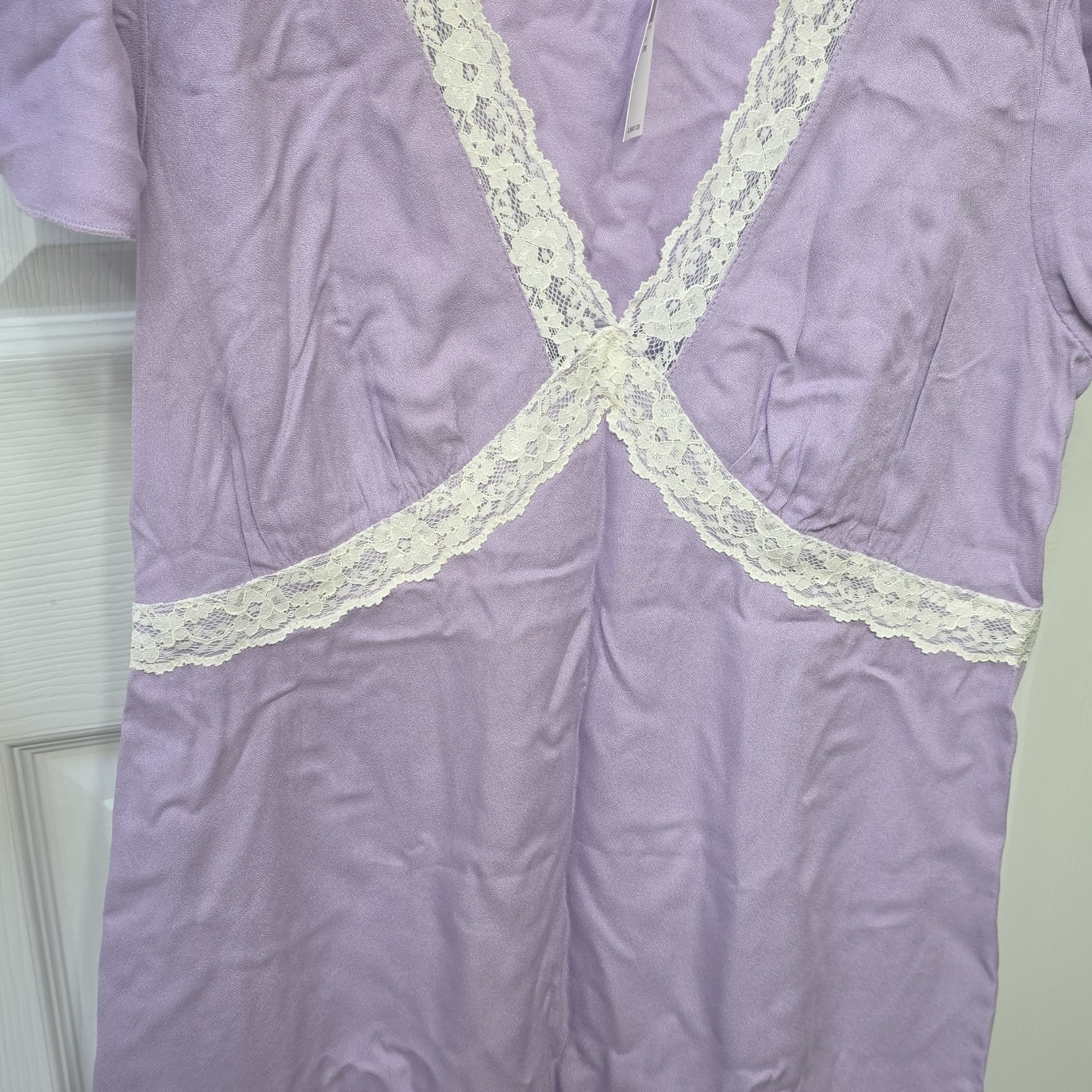 Old Navy Women’s Petite M Purple Satin Polyester Lace V-Neck Short Sleeve Gown