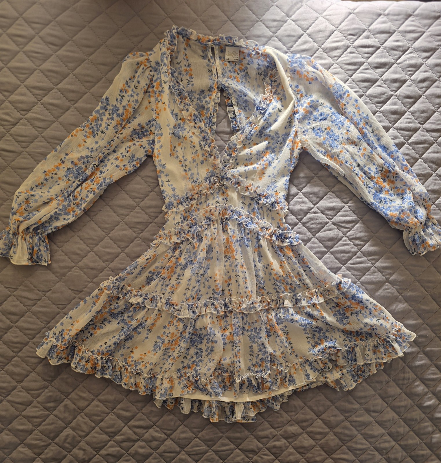 Selfie Women XS White Dress With Blue And Orange Floral No Pocket