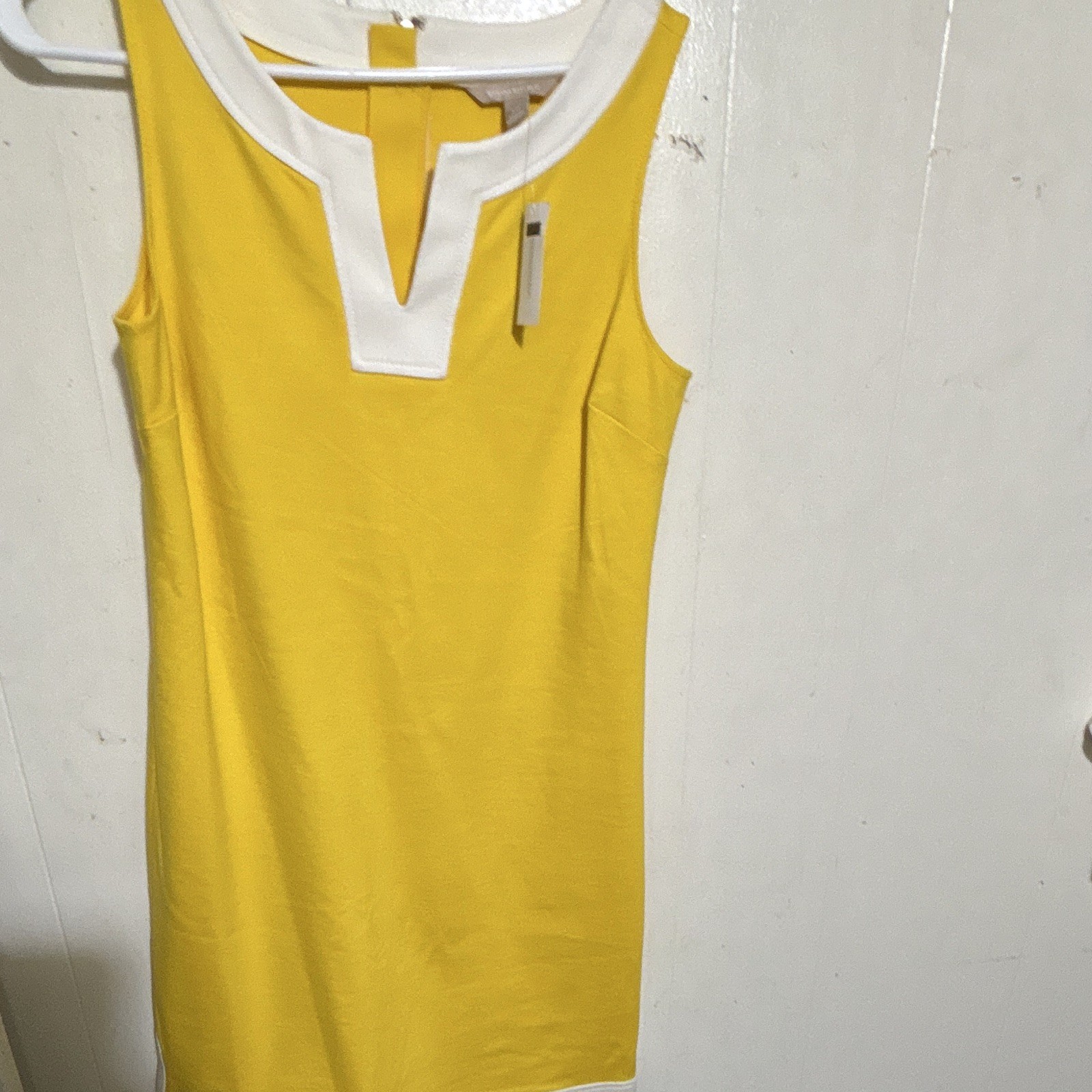 Banana Republic 10 Yellow Solid Sheath Sleeveless Zip Back Short Dress White