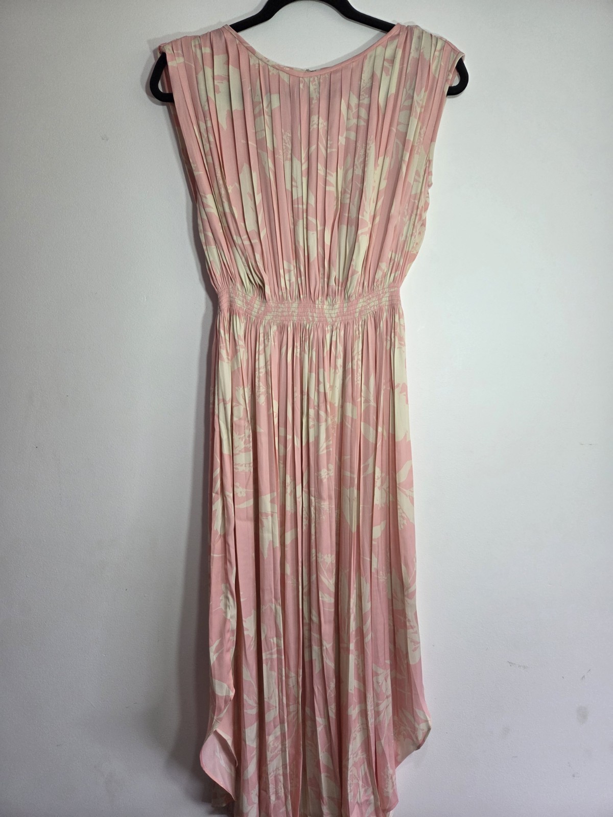 WITCHERY Size 8 Pink/Cream Floral V-Neck Pleated Smocked Waist Midi Dress
