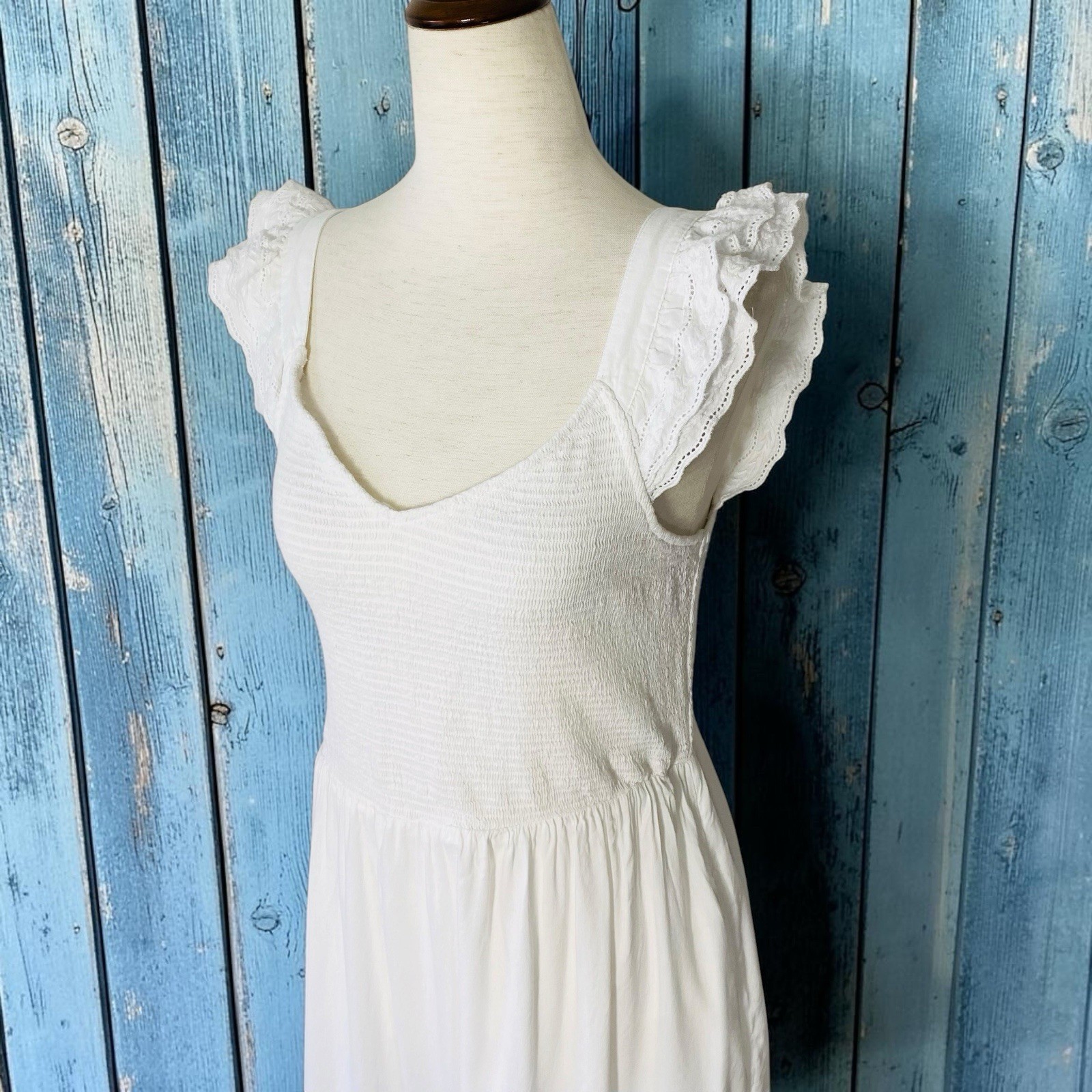 NWT OLD NAVY Eyelet Flutter Sleeve Midi Dress White Size Medium Coastal Classic