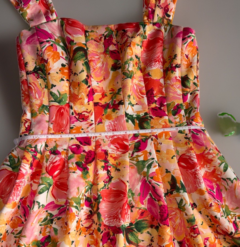 Vince Camuto Women’s Floral Sleeveless dress Size 8 Lined pockets zipper closer