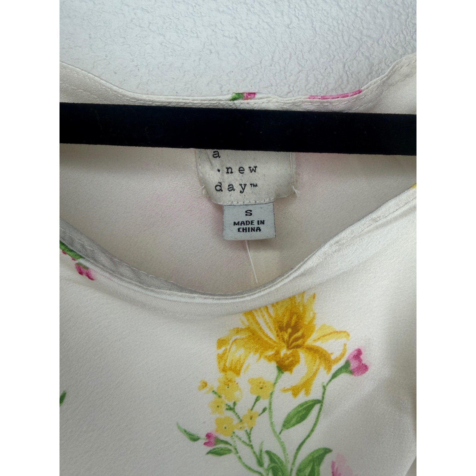 A New Day Cream Floral Ruffle Shoulder Midi Dress NWT Small