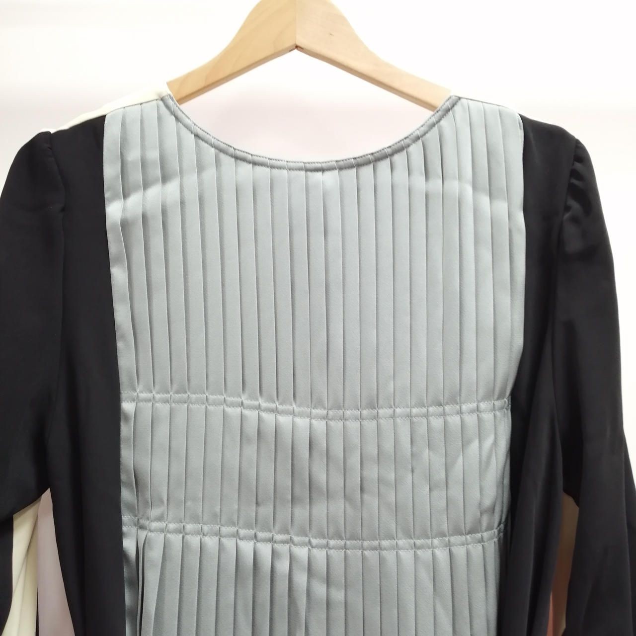 ARVEY BY RACEA rear pleated dress cream X navy gray blue RA-20850300 M Used