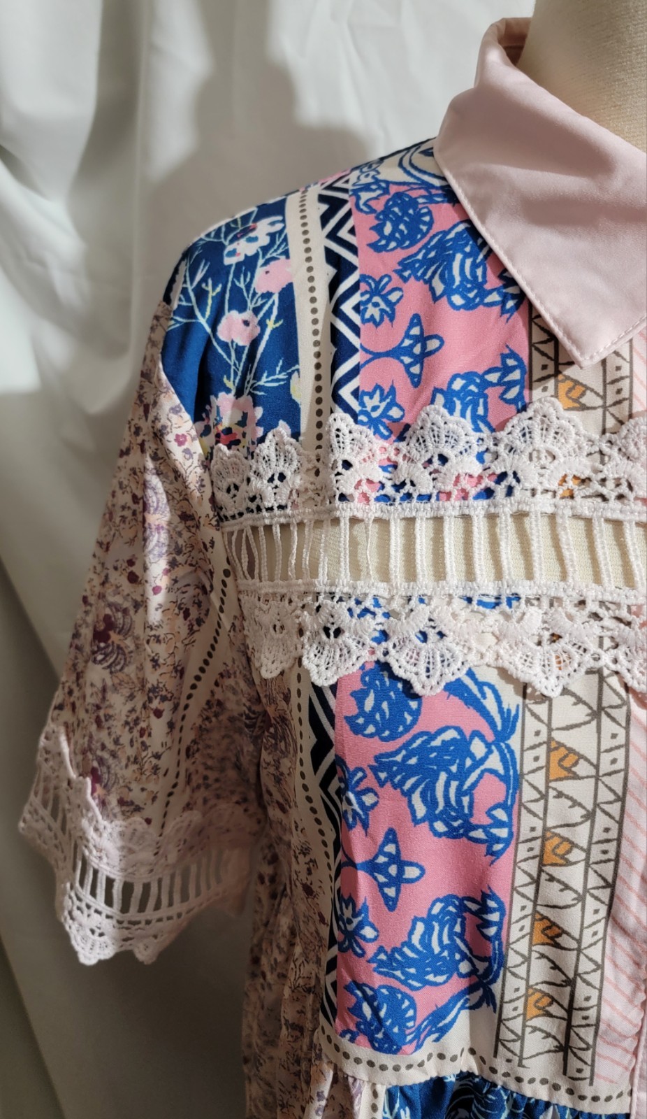 NWT-MADE WITH LOVE WOMENS L MULTI COLOR FLORAL SHORT SLEEVE MID LENGTH DRESS