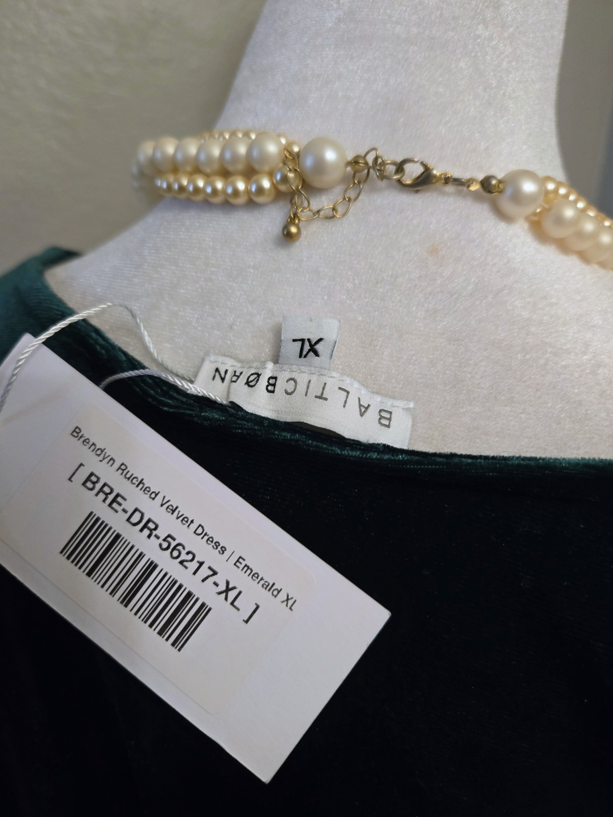 Baltic Born NWT Derp Green Brendyn Ruched Velvet Midi Dress in Emerald Size XL