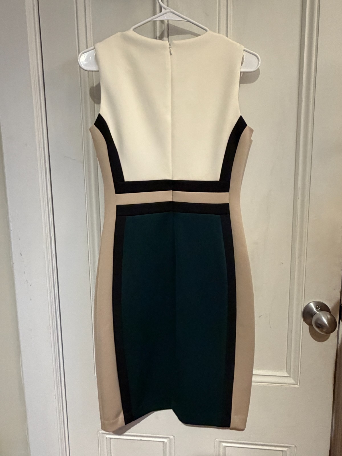 Calvin Klein Black, Cream, Beige, Teal Colorblock Sleeveless Sheath Dress Size 4
