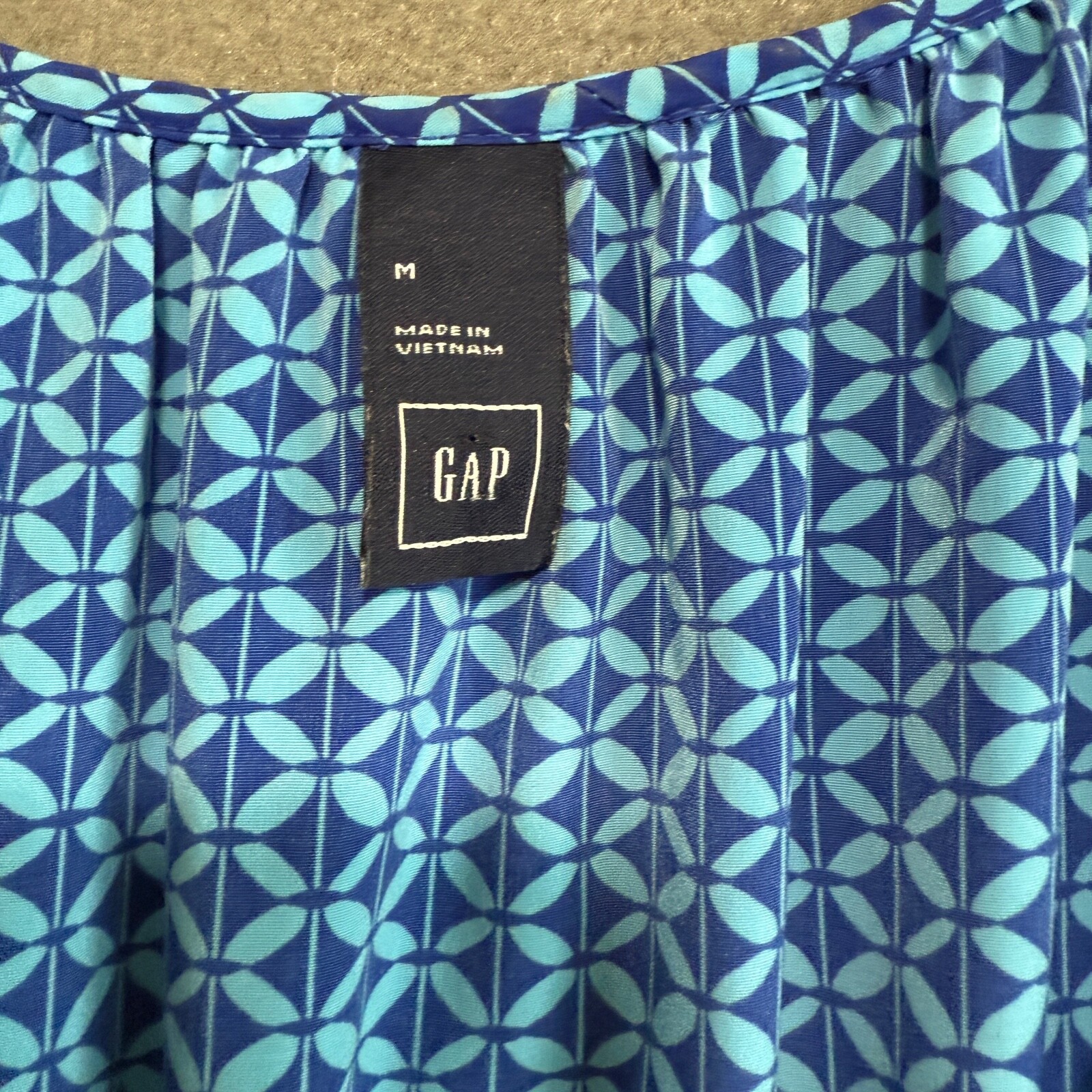 Gap Sleeveless Dress Size M Blue Geometric Print Blouson Tie Neck 100% Polyester