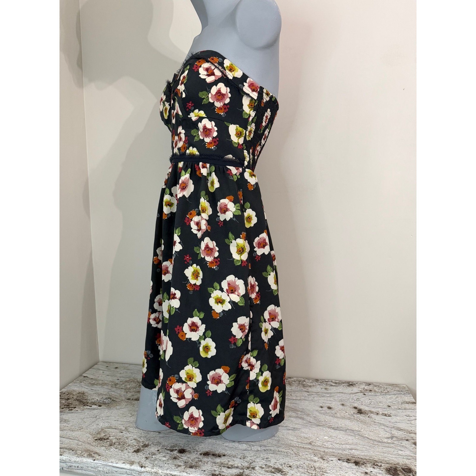 American Eagle Outfitters Black Floral Strapless Smocked Mini Dress Womens 8