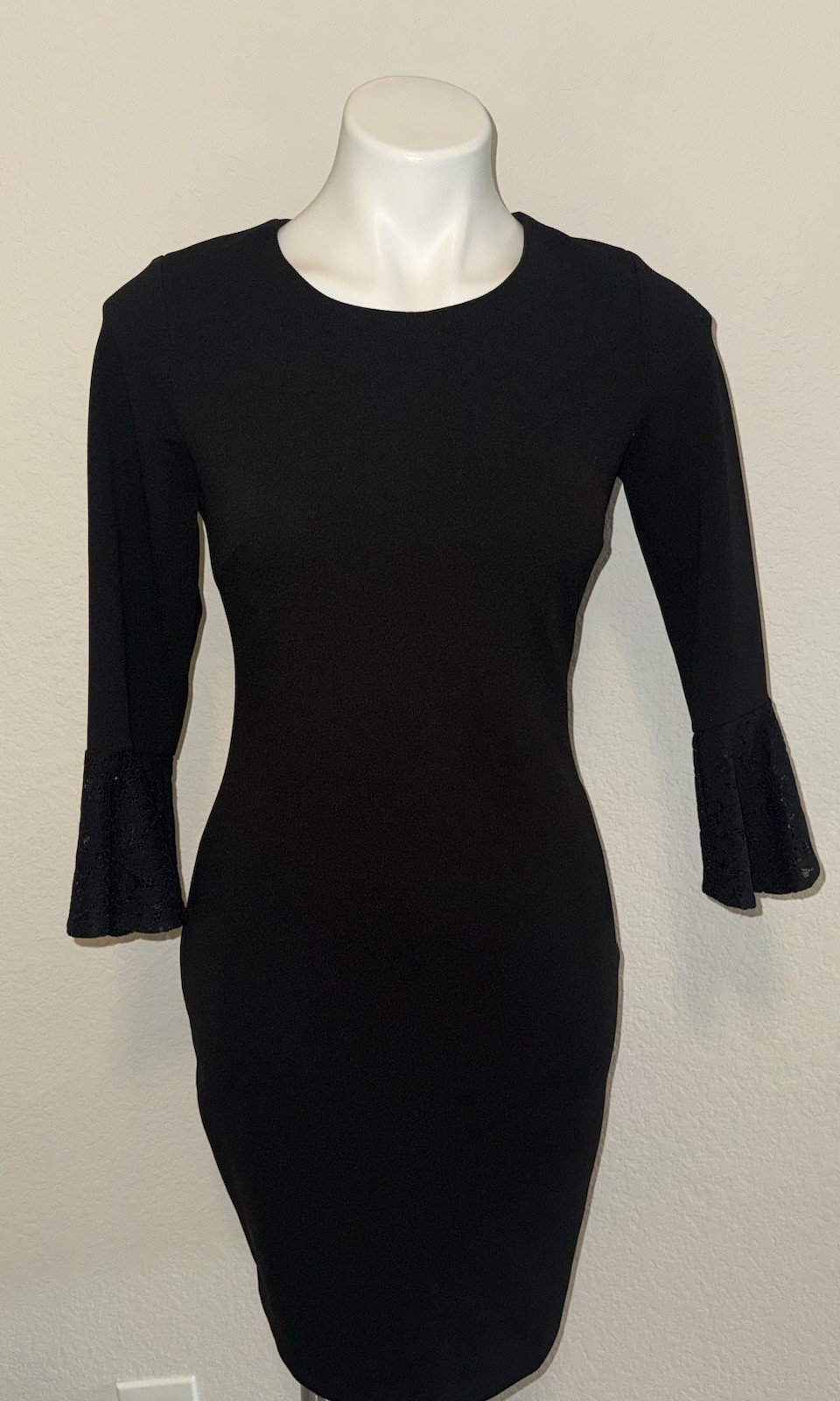 Tommy Hilfiger Black Sheath Event Dress Lace Hem Bell Sleeve Classic Size 2