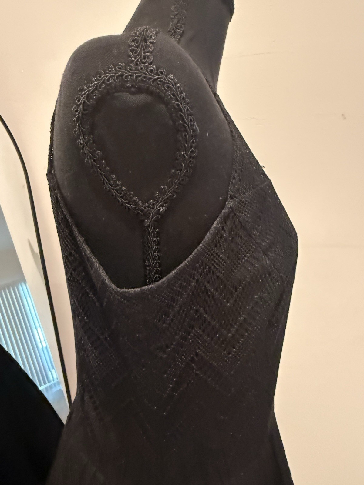 Armani Exchange Women’s Size 10 Black Chevron Lace Fit & Flare Sleeveless Zip