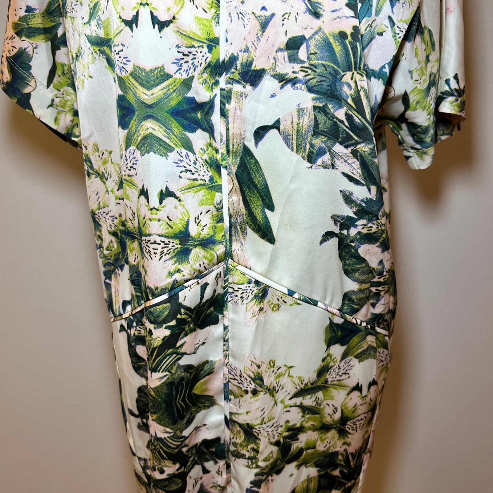 H.One Women Green Cream Floral Cottagecore V-Neck Shift Mini Dress CS