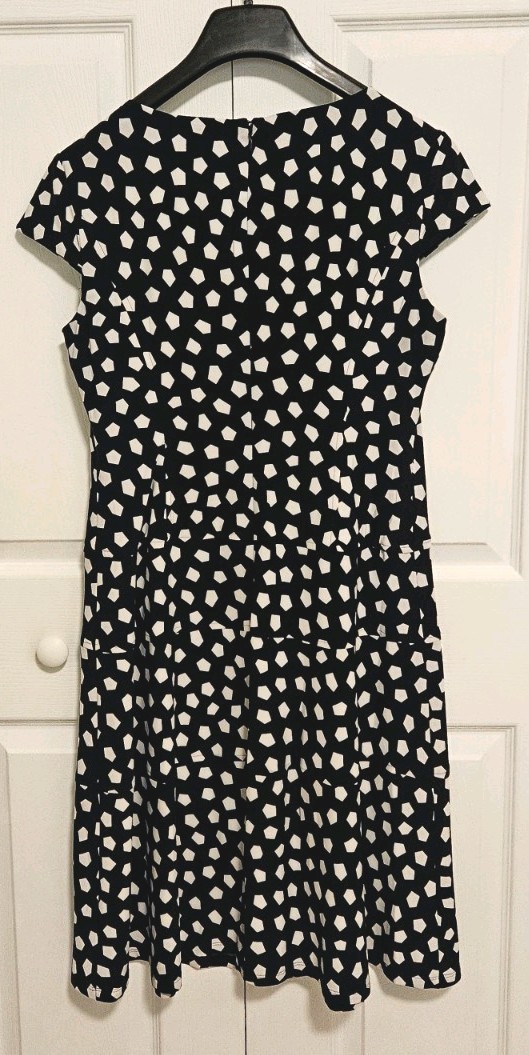 Anne Klein Women’s Black & White Print Fit & Flare Dress Short Sleeve Size 12