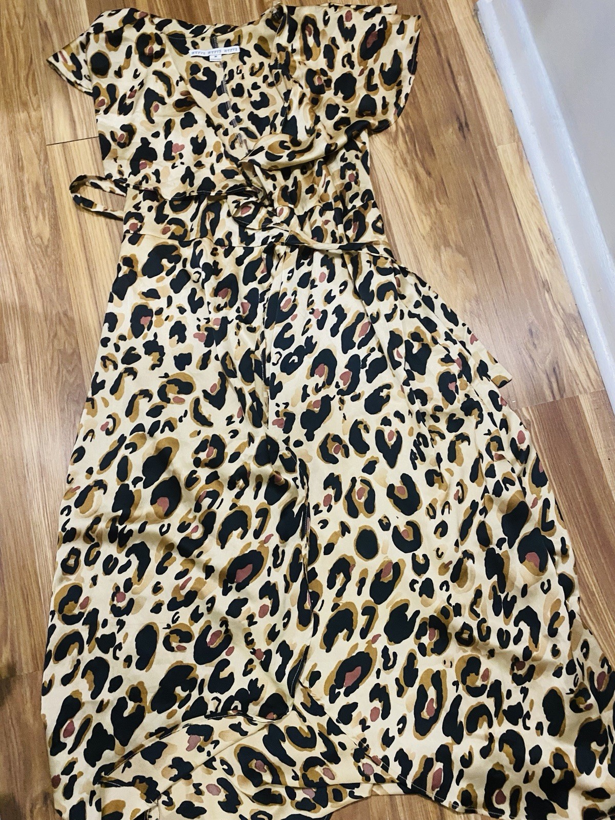 HYFVE Women’s Beige Leopard Wrap Midi Dress V-Neck Tie Waist Lined Size M