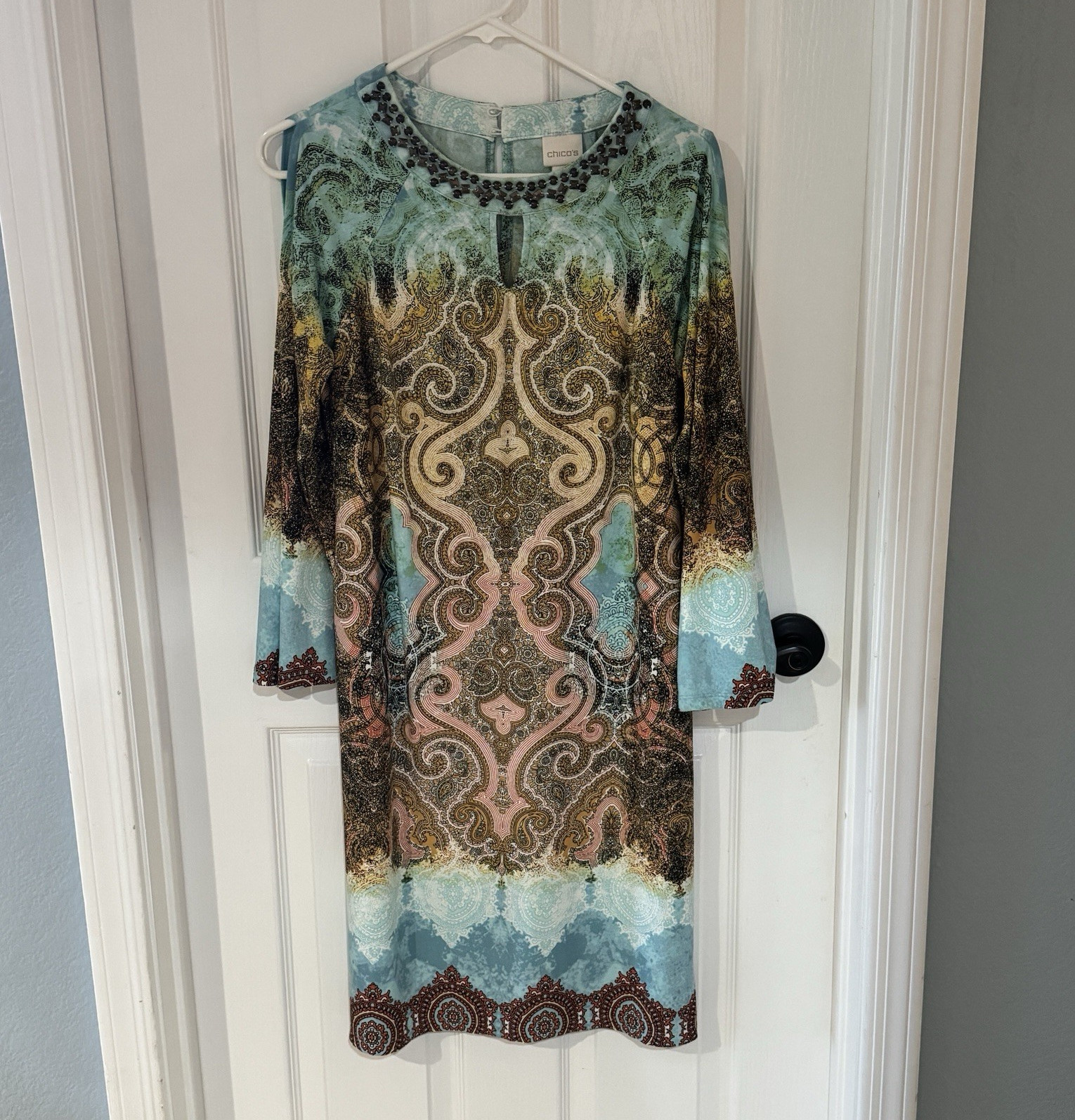 Chico’s Size 0 Paisley Shift Dress Knee Length Beaded Neckline 3/4 Sleeve