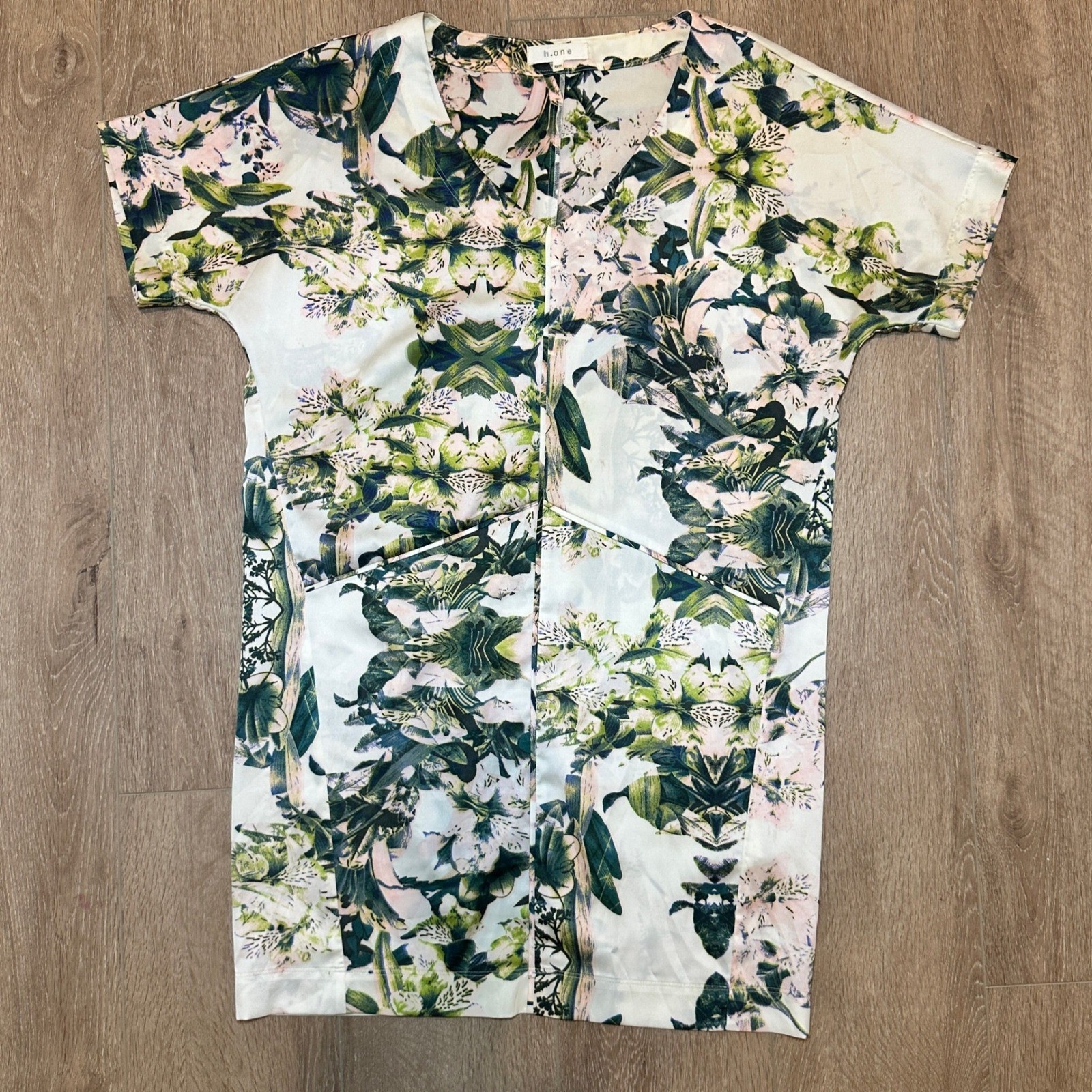 H.One Women Green Cream Floral Cottagecore V-Neck Shift Mini Dress CS