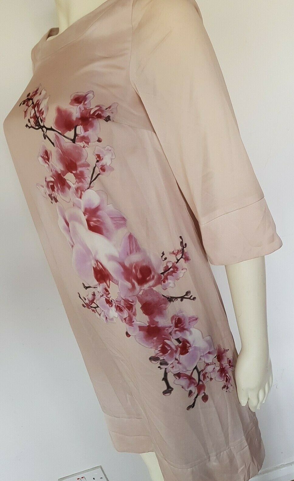 H&M Cream Short Sleeved Dress Floral Pattern Size UK 10 EU 36