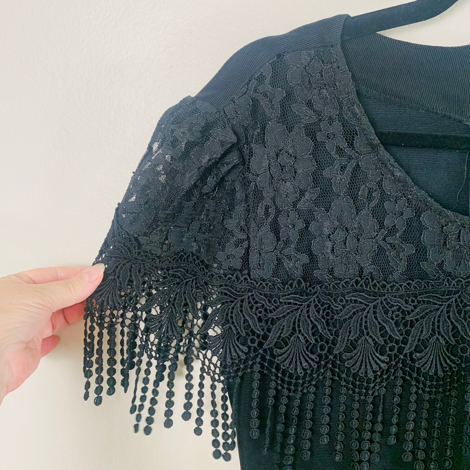 Vintage Black Lace Fringe Cocktail Dress Sen Shi Beaded Trim Midi Fitted Stretch