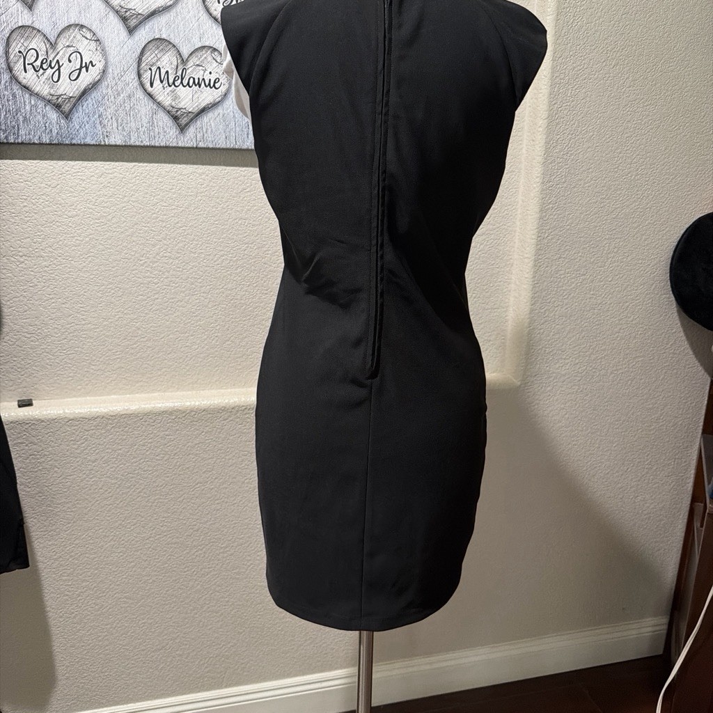 Women’s Black Solid Sheath Dress L Keyhole Neck Sleeveless Knee Length Zip