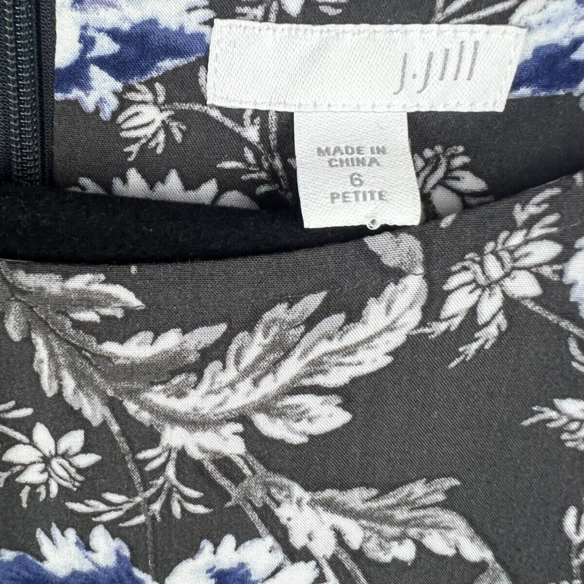 J Jill Dress 6 Petite Blue Gray White Floral Ruffle Hem Rayon Lightweight