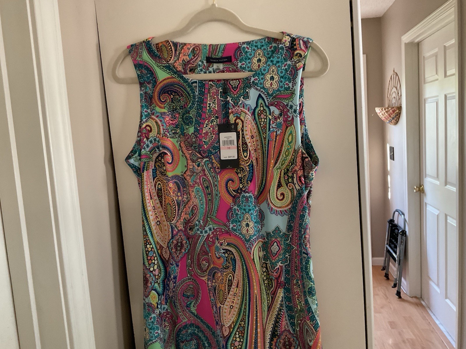 Tommy Hilfiger NWT $89 Paisley Shift Dress Sleeveless Chic 100% Polyester Sz 10