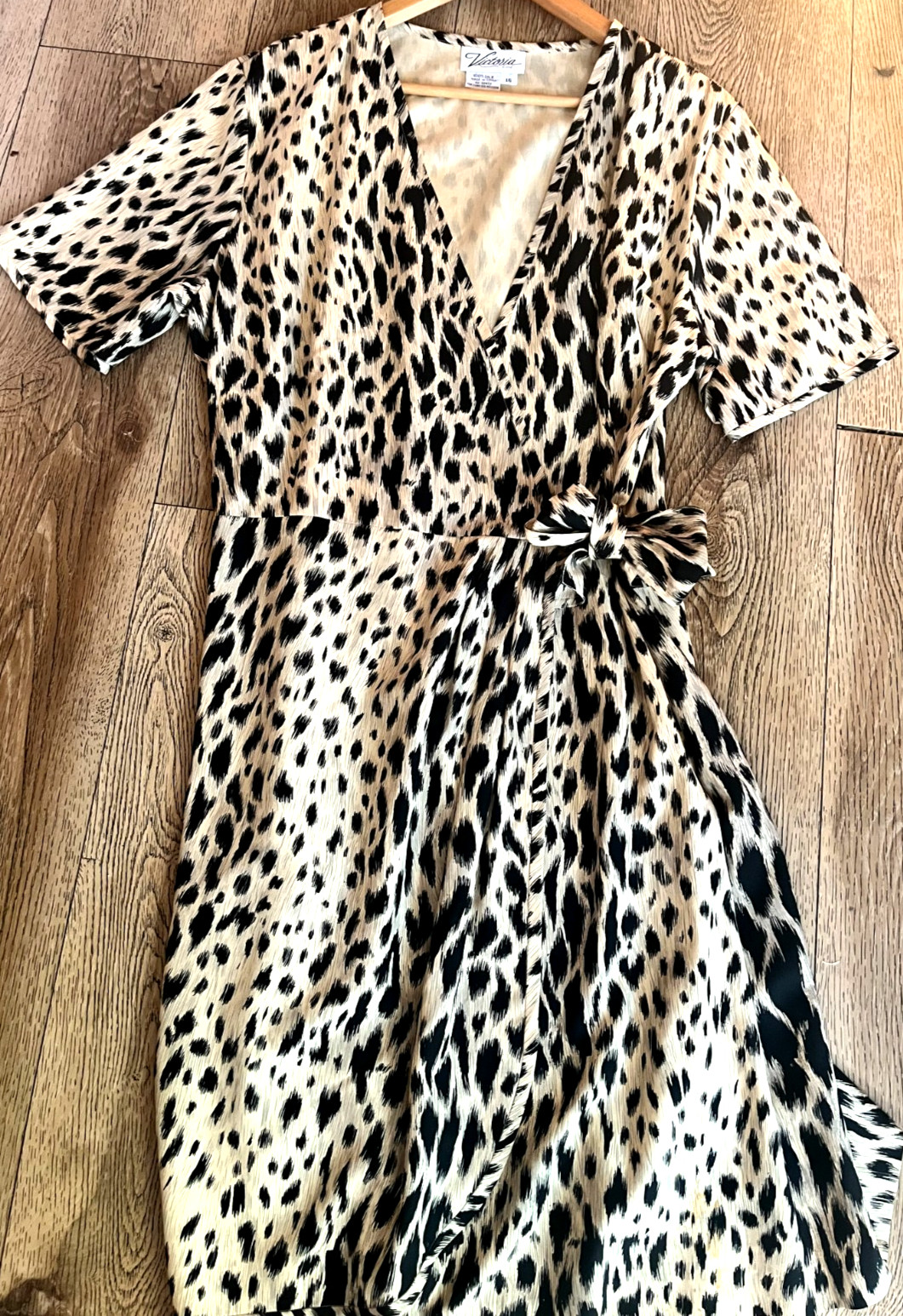 Victoria Soie Size 16 Animal Print Wrap Dress 100% Silk Vintage