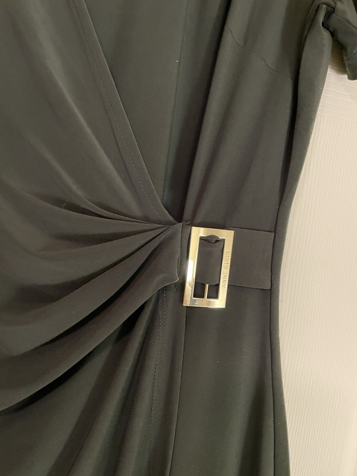 Anne Klein Black Wrap Sheath Dress Ruched Buckle V-Neck Short Sleeve 8