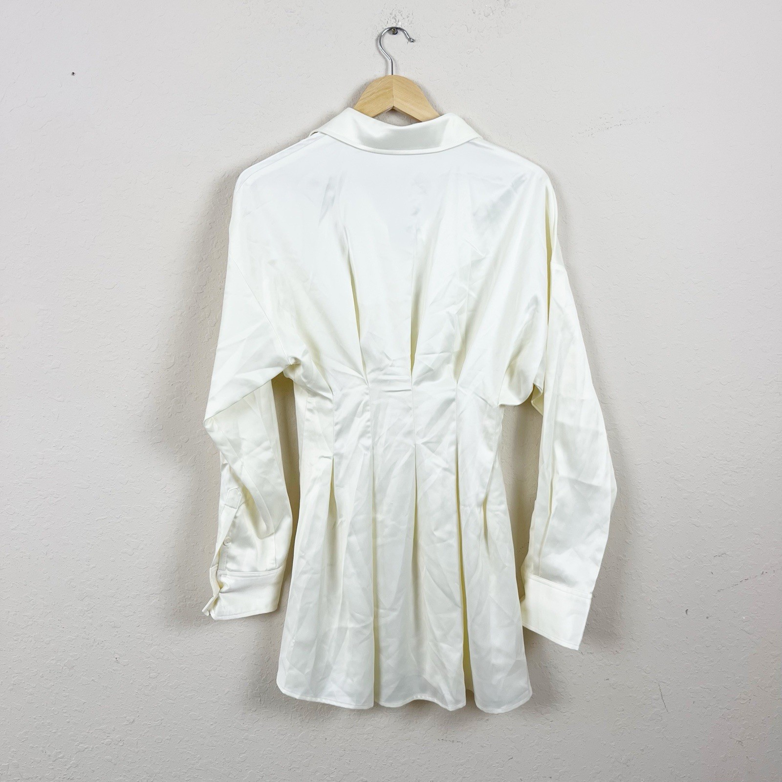 2208M Decaf Ivory Satin Shirt Mini Dress Size Medium