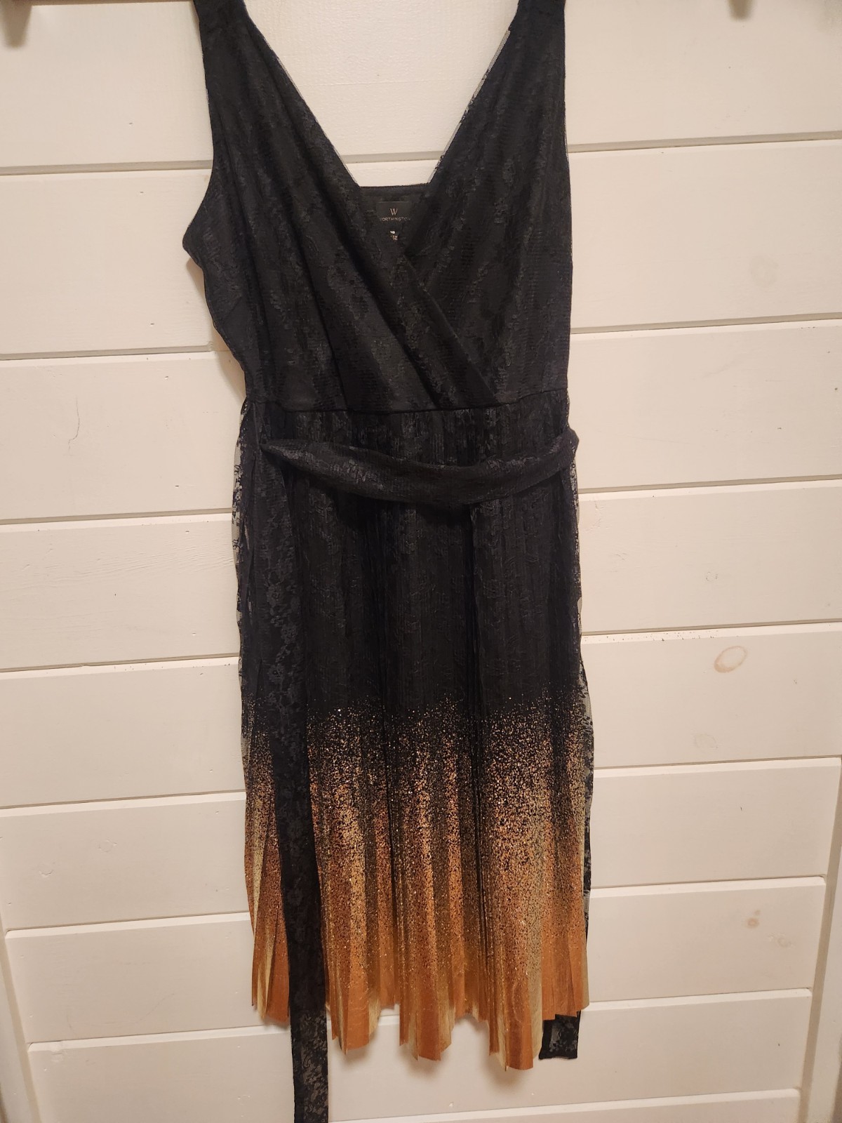 Worthington Black Floral Tuile Fabric Empire Waist with Belt. Gold Accent.
