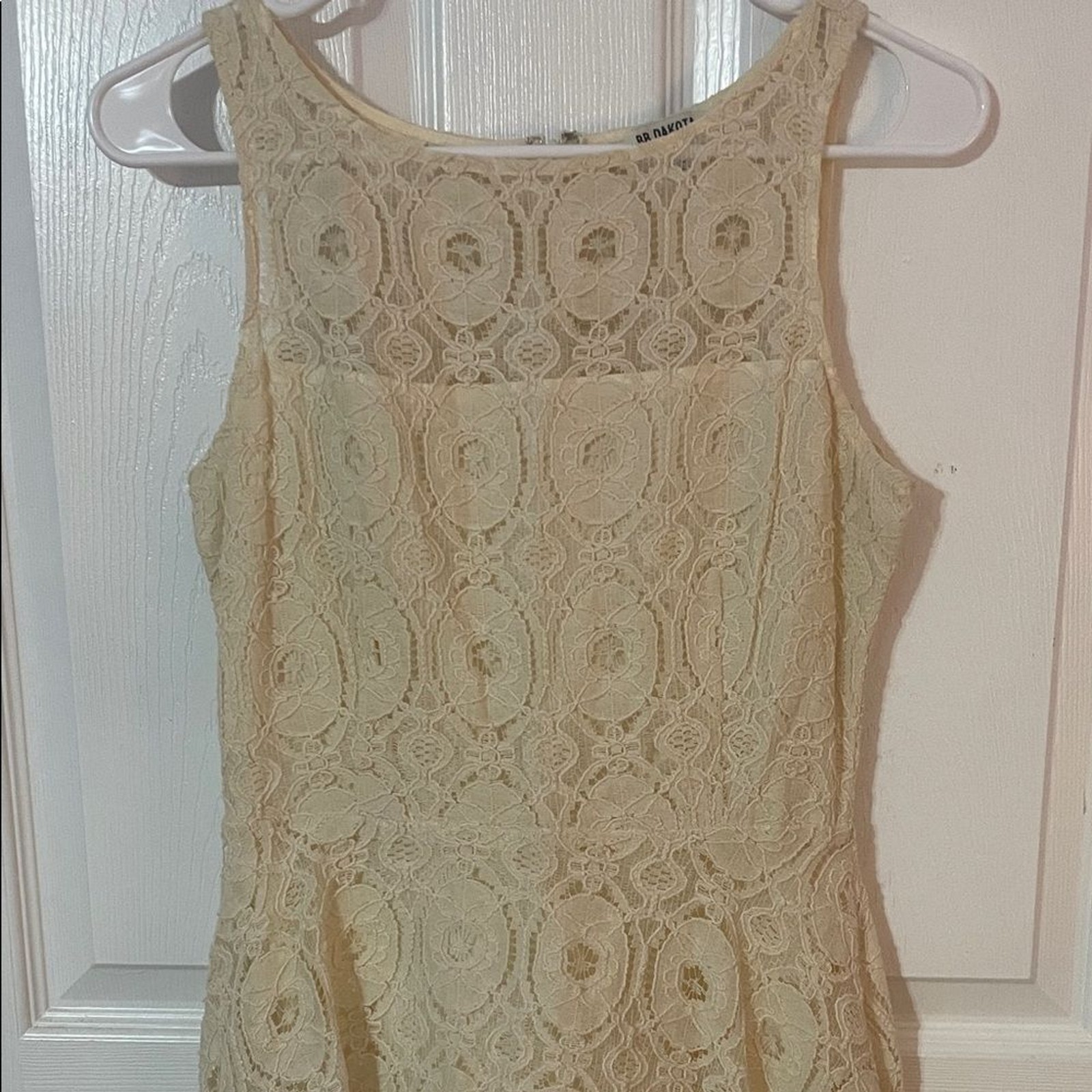 BB Dakota Renley Ivory Embroidered Lace Sleeveless Mini Size 2