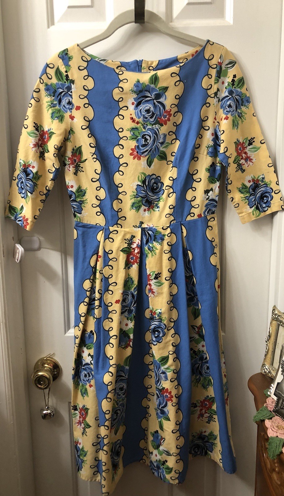 Beautiful Floral Dress – Size Small