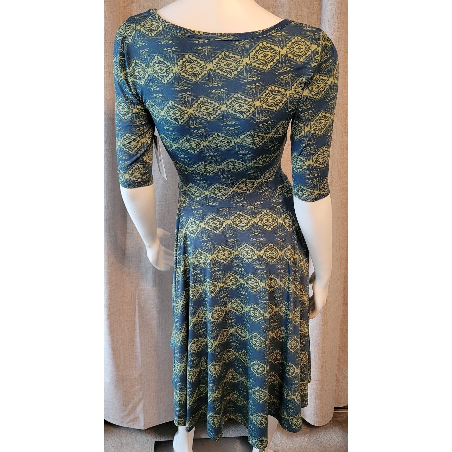 LuLaRoe Nicole Blue Green Scoop Neck Geometric Fit Flair Short Slve Dress XS NWT