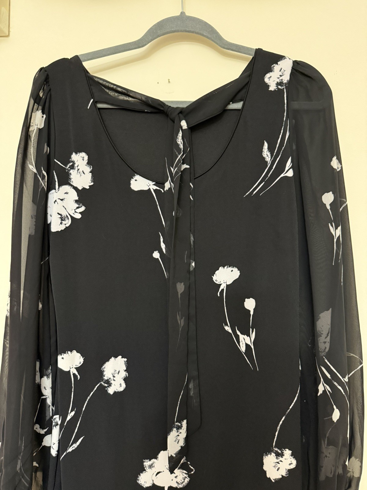 WHITE HOUSE BLACK MARKET Women Floral Chiffon Ties U Back Shift Dress Small