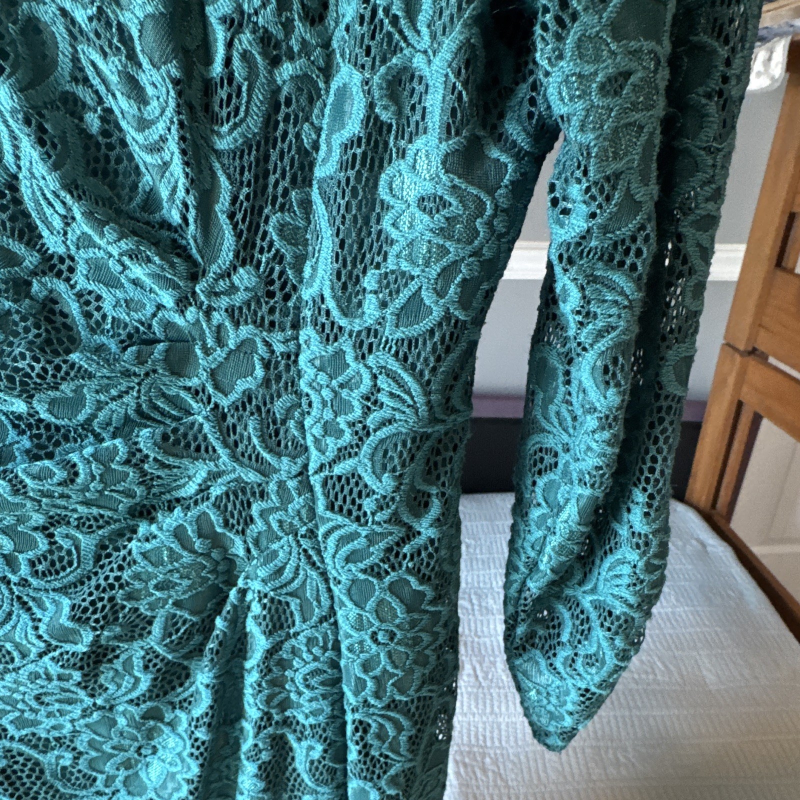 Tahari Arthur S. Levine Teal Floral Lace Sheath Dress Boat Neck Long Sleeve 8