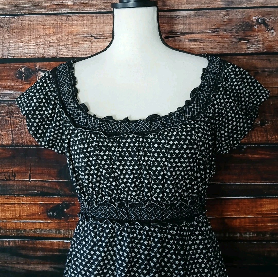 Max Studio Dress S Peasant Puff Sleeve Black White Star Print Nylon Mesh Ruffle