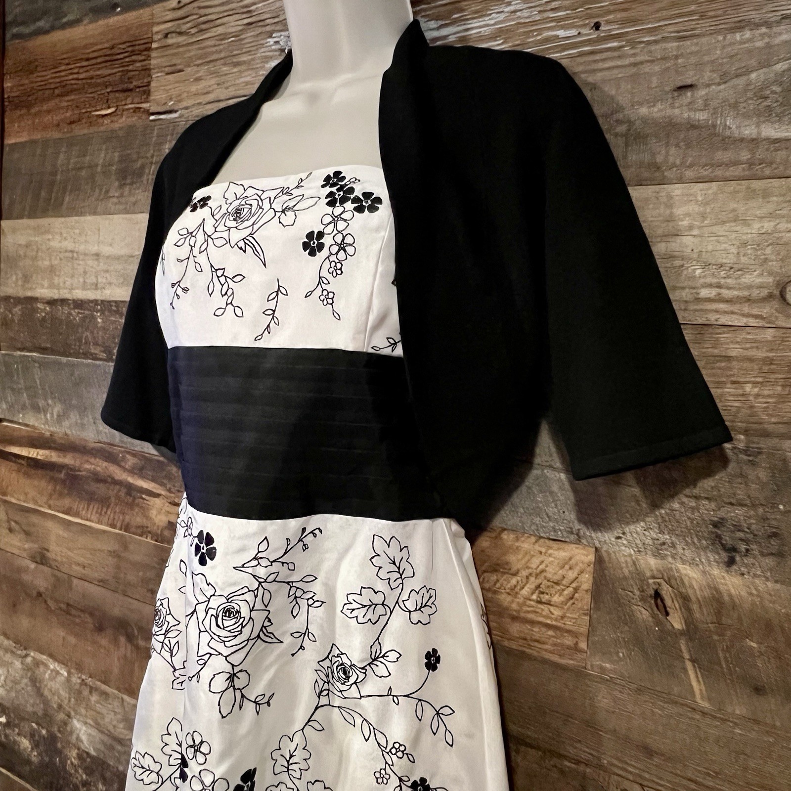 White House Black Market Dress Ivory Floral SILK Fit Flare Strapless NWT Sz 6 S