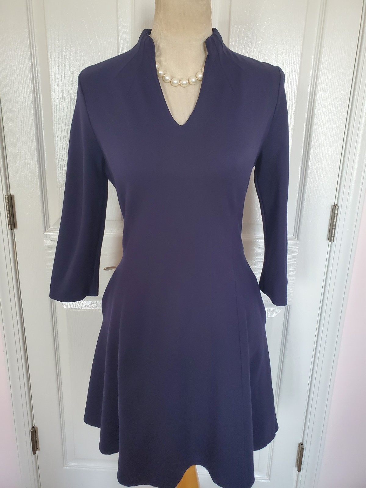 JUDE CONNALLY Elegant Split V-Neckline Dress 3/4 Sleeve & Pockets- Navy (Size M)