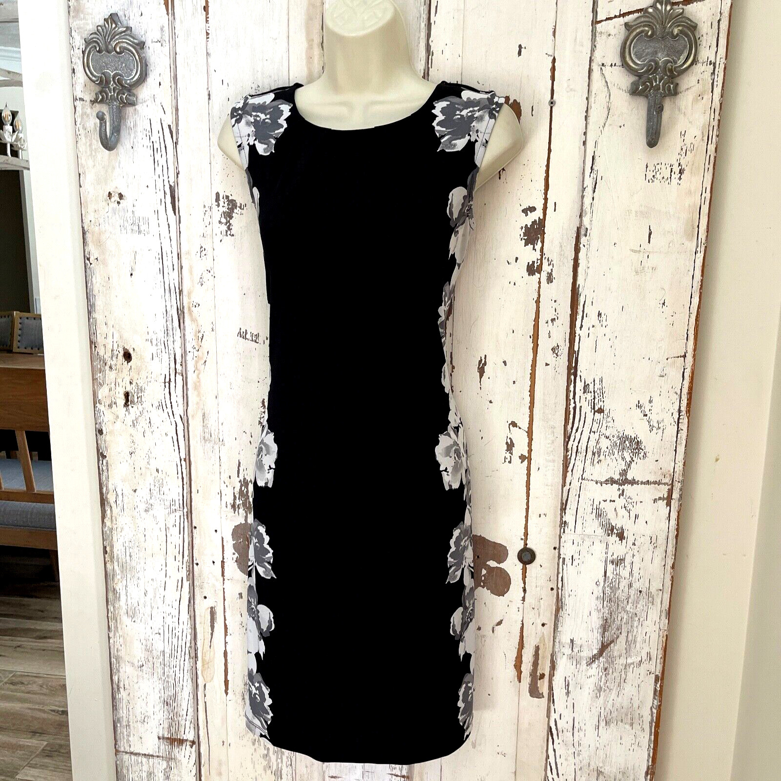 Apt. 9 Size XS Womans Black Gray White Floral Sides Sleeveless Classy Work Dress