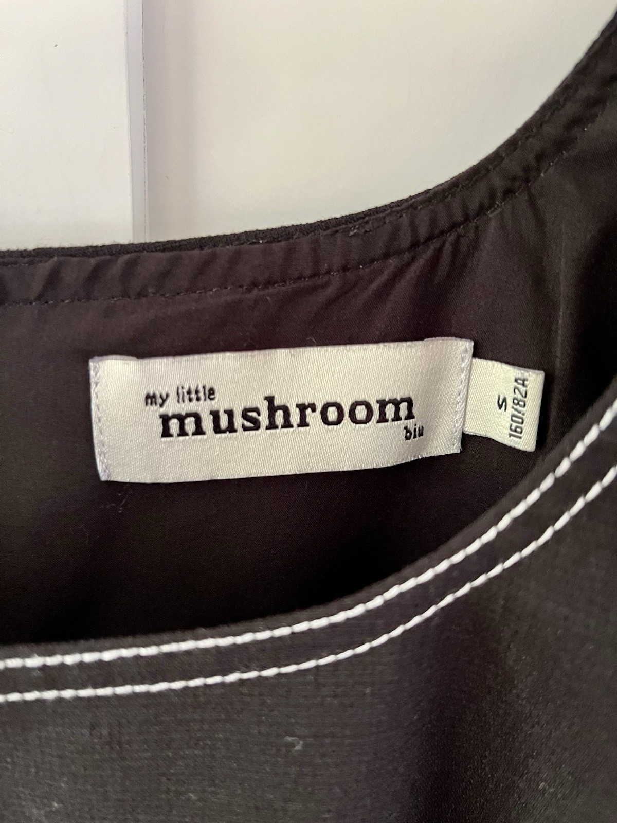 my little mushroom M Black Square Neck Puff Sleeve Satin Sheath Knee Zip rare