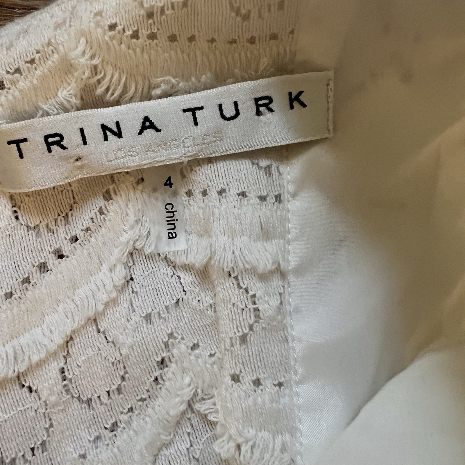 NWOT Trina Turk Rainbow Scallop Fringe Stripes On White Lace Shift Dress Size 4