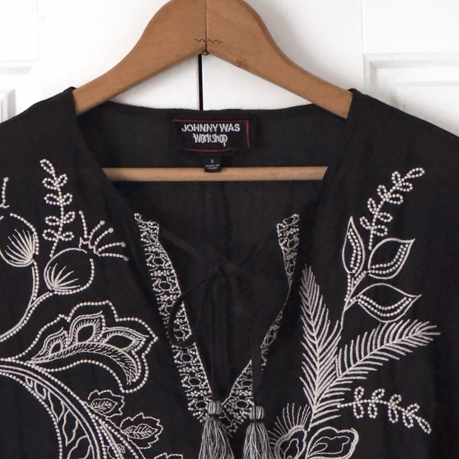 Johnny Was Floral Embroidered Shift Dress Small Black Boho Chic Eclectic Kimono