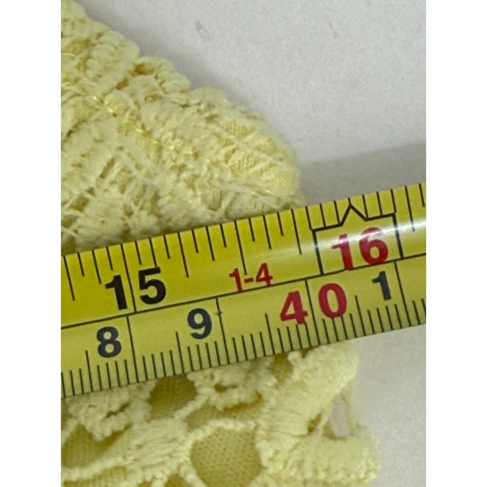 Francescas Yellow Lace Sheath Dress Cap Sleeve V Neck XXS