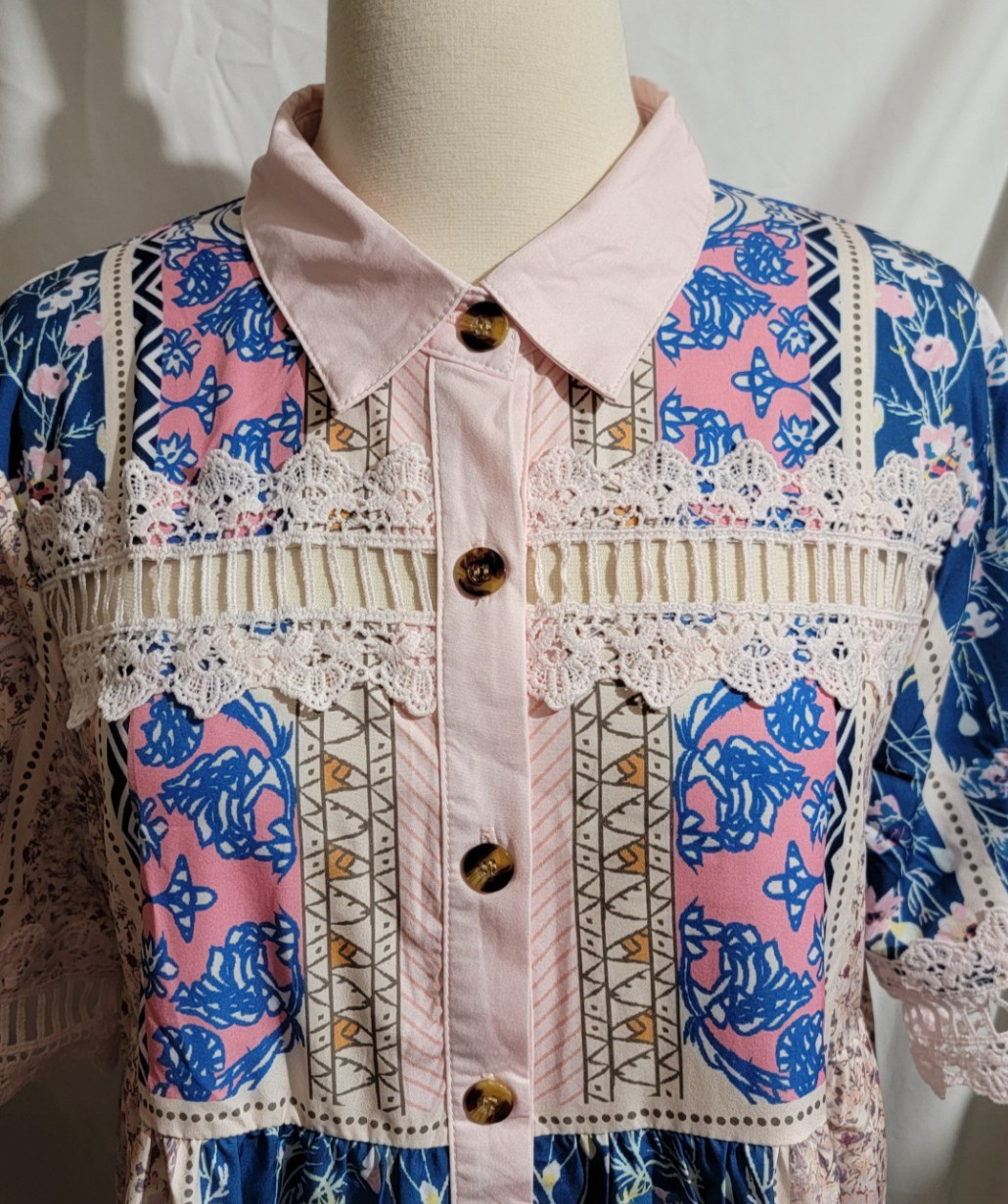 NWT-MADE WITH LOVE WOMENS L MULTI COLOR FLORAL SHORT SLEEVE MID LENGTH DRESS