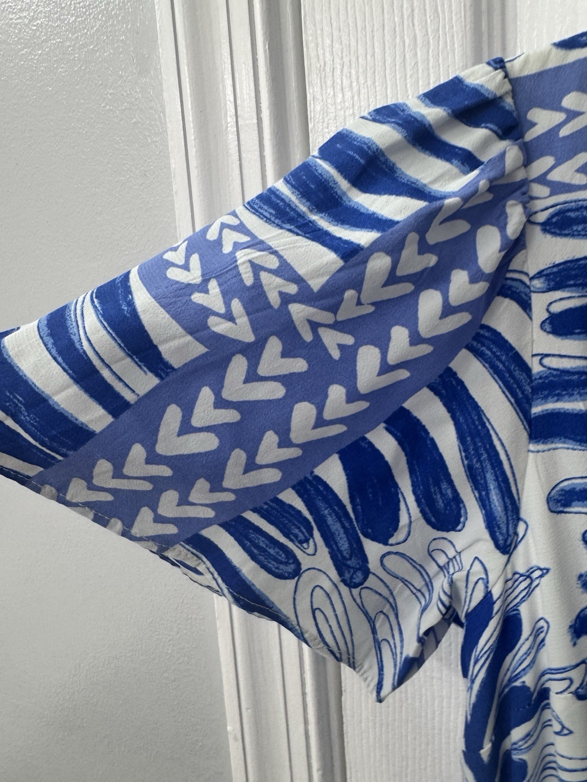 Loft Flutter Sleeves Elastic Waist Ruffle Tie Split Neck Button Blue Design XS