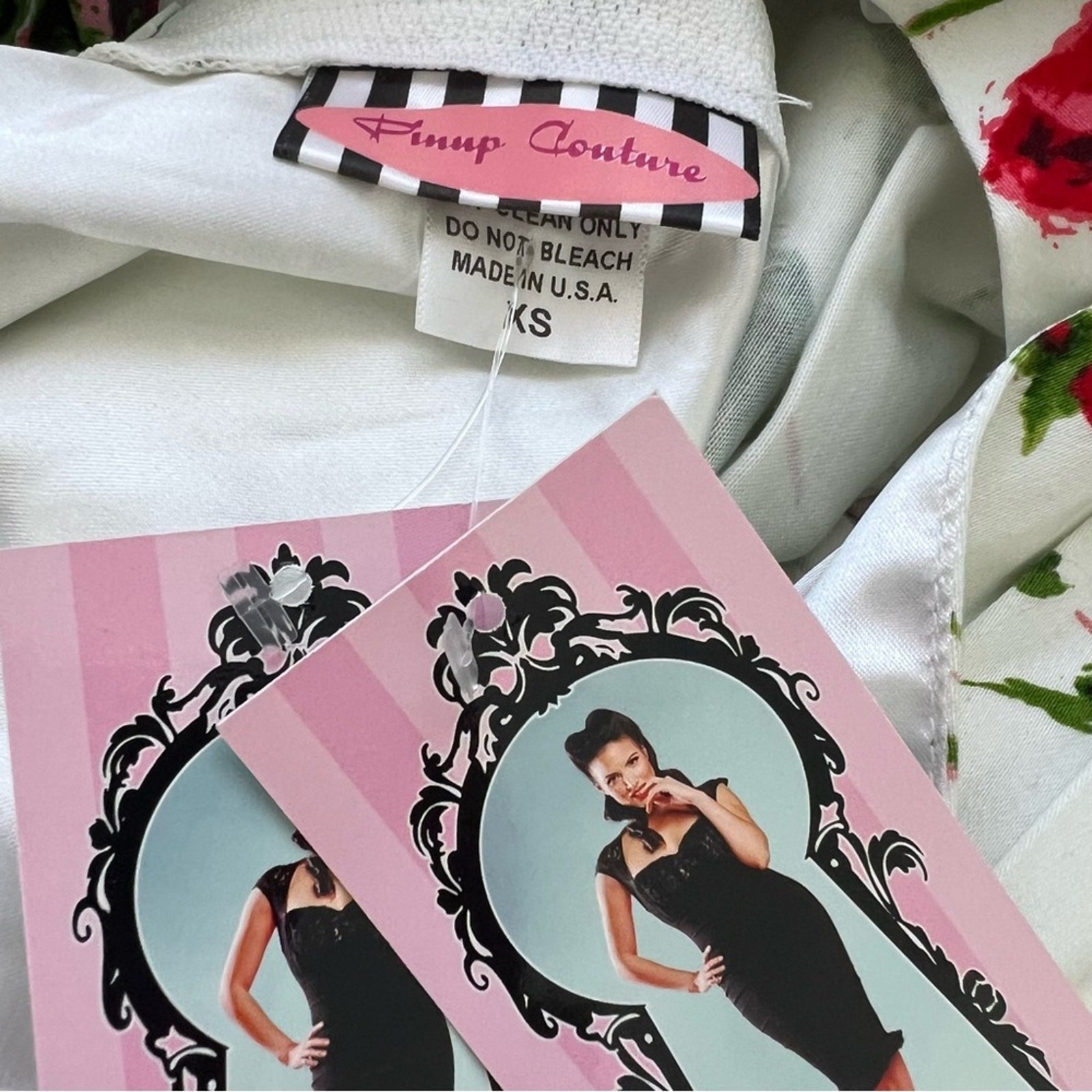 NWT PINUP COUTURE Sadie Poppy Floral White Red A-line Retro Vintage Size XS
