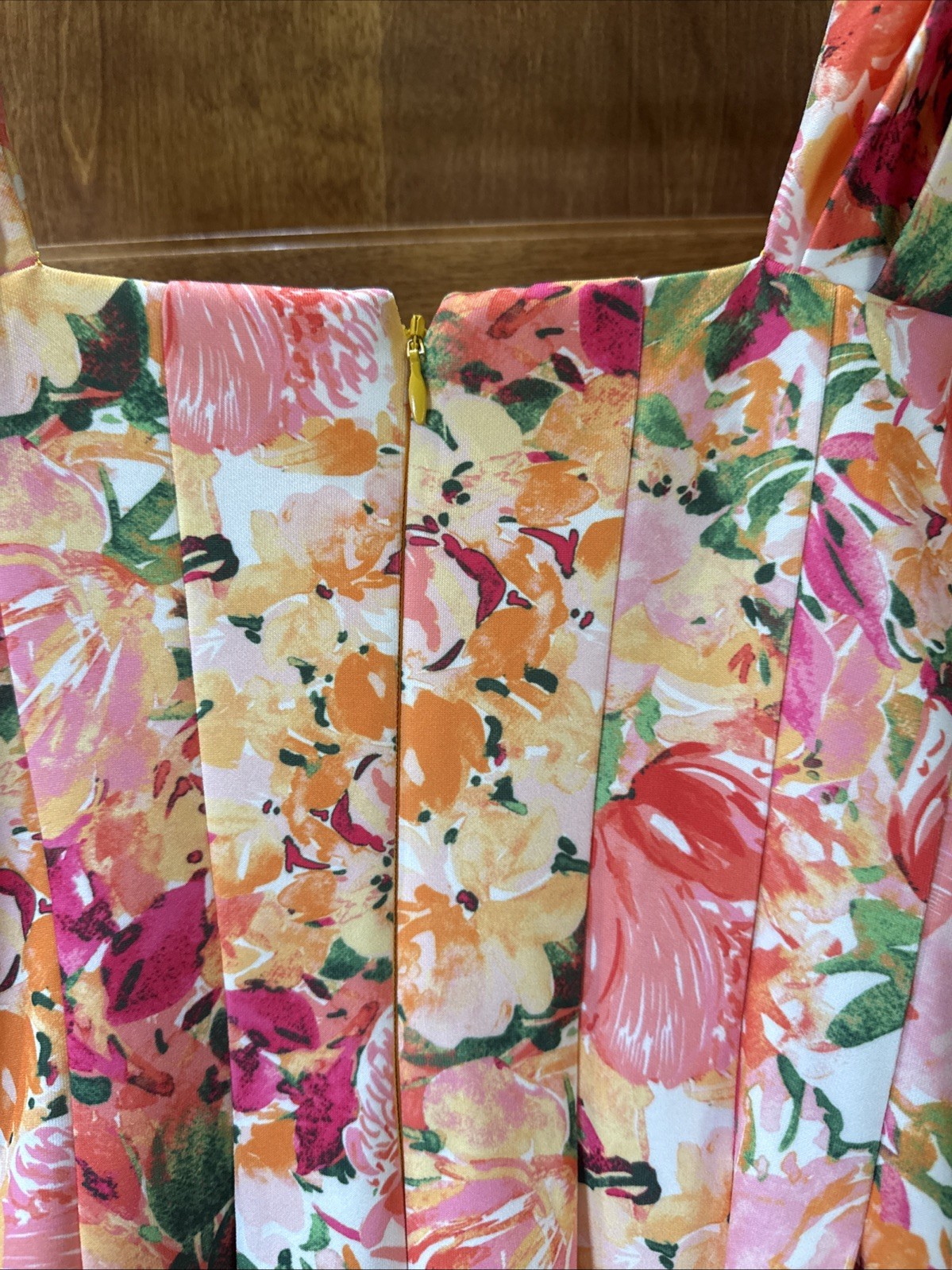 Vince Camuto Women’s Floral Sleeveless dress Size 8 Lined pockets zipper closer